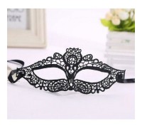Романтическая черная кружевная маска