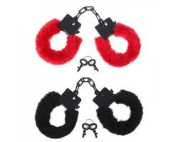 Пластиковые красные наручники с мехом