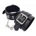 Черные наручники на цепочке с карабином - фото
