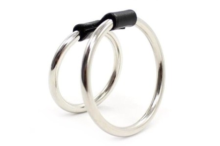 Два стальных эрекционных кольца на ремешке