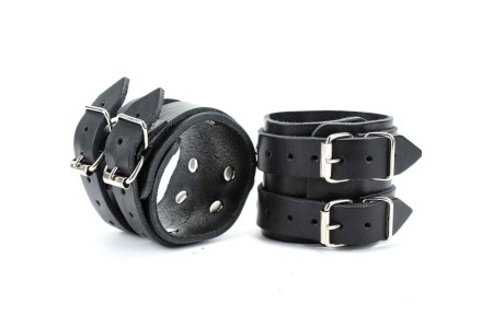 Широкие наручники из плотной натуральной кожи с двумя ремешками