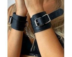 Классические черные наручники из натуральной кожи
