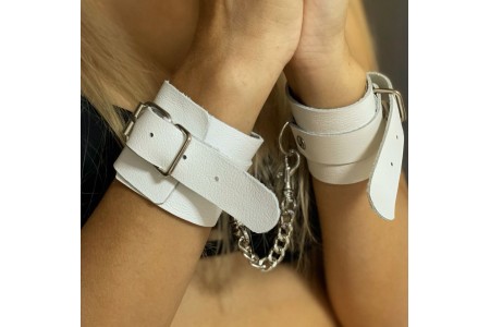 Классические белые наручники из натуральной кожи