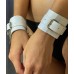 Классические белые наручники из натуральной кожи - фото 2