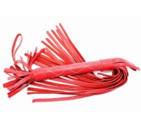 Красная кожаная плеть с декорированной рукоятью