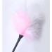 Розово-белый перьевой тиклер 40 см - фото 1