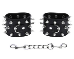 Широкие черные наручники с шипами