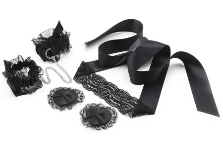 Черный кружевной БДСМ набор (наручники, пэстисы, маска-лента для глаз)