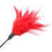 Красный перьевой тиклер с декорированной ручкой 65 см - фото 1