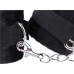 Черные плюшевые наручники с цепочками - фото 3