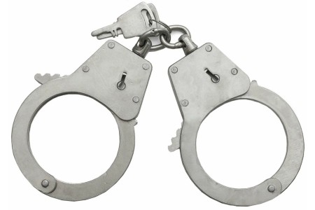 Настоящие милицейские наручники на цепочке с двумя ключами