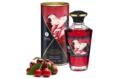 Разогревающее массажное масло Shunga Blazing Cherry c ароматом вишни 100 мл