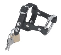 Ремень с кольцом на замочке для пениса и мошонки