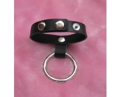 Металлическое кольцо на пенис с ремешком на кнопках